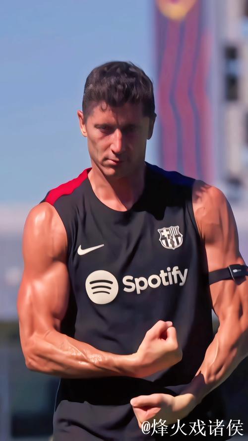 莱万缺席巴萨合练,仅在健身房进行预防训练 莱万缺席巴萨合练,仅在健身房进行预防训练