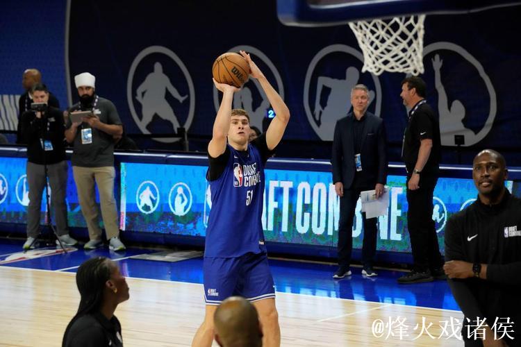 职业巅峰!弗拉格罚球锁定40分,首次单场突破40+ 职业巅峰!弗拉格罚球锁定40分,首次单场突破40+